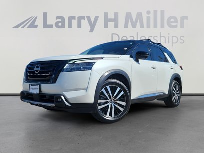 Used 2023 Nissan Pathfinder Platinum w/ Black Appearance Package