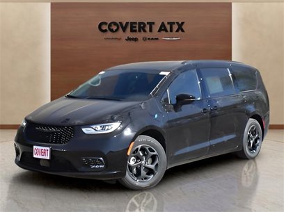 New 2025 Chrysler Pacifica Premium
