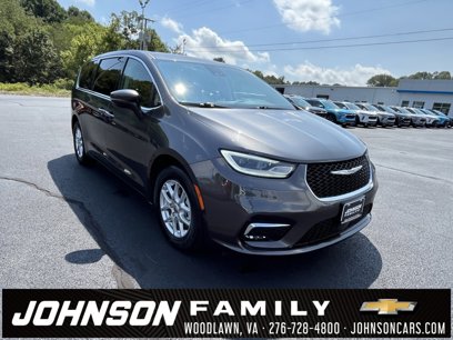 Used 2023 Chrysler Pacifica Touring-L