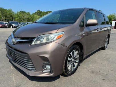 Used 2018 Toyota Sienna XLE