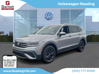 New 2024 Volkswagen Tiguan SE w/ Panoramic Sunroof Package