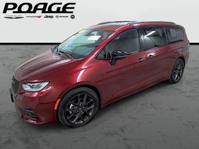 Used 2023 Chrysler Pacifica Limited w/ S Appearance Package