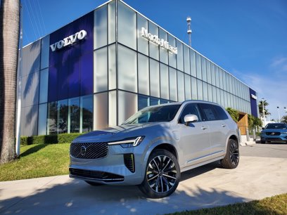 New 2025 Volvo XC90 T8 Ultra w/ Lounge Package