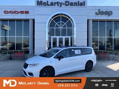 New 2024 Chrysler Pacifica Premium