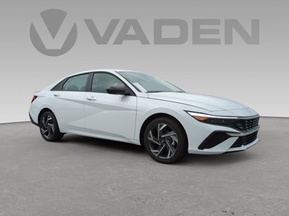 New 2025 Hyundai Elantra SEL