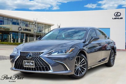 New 2025 Lexus ES 350 w/ Premium Package