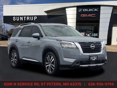 Used 2024 Nissan Pathfinder Platinum w/ Cargo Package