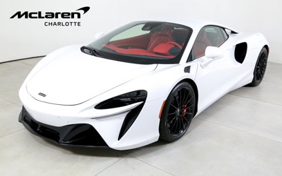 New 2025 McLaren Artura