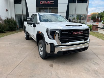 New 2025 GMC Sierra 2500 Pro w/ Convenience Package