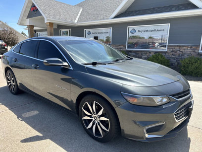 Used 2017 Chevrolet Malibu LT