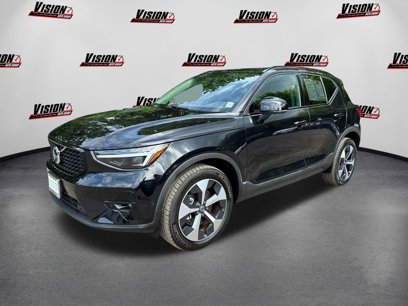Used 2025 Volvo XC40 B5 Plus w/ Protection Package Premier