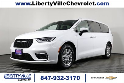 Used 2023 Chrysler Pacifica Touring-L