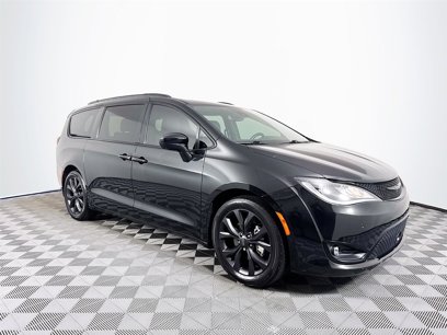 Used 2020 Chrysler Pacifica Touring-L w/ Advanced Safetytec Group
