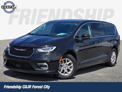 Used 2023 Chrysler Pacifica Touring-L
