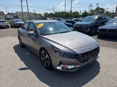 Used 2021 Hyundai Elantra SEL w/ Convenience + Premium Package