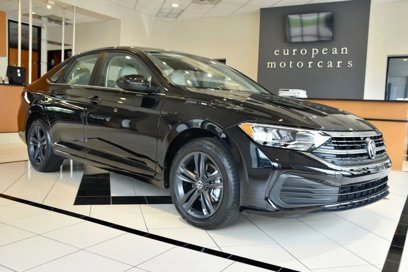 Used 2024 Volkswagen Jetta SE w/ Panoramic Sunroof Package