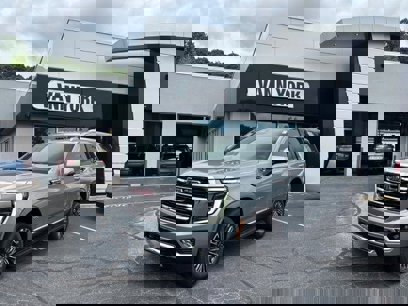 New 2025 GMC Yukon Elevation