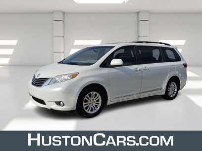 Used 2017 Toyota Sienna XLE w/ XLE Navigation Package