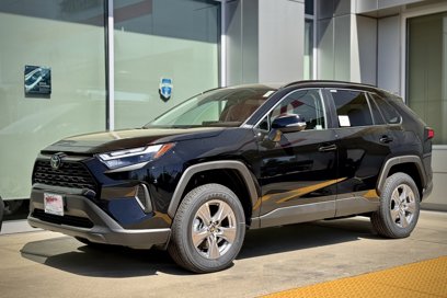New 2025 Toyota RAV4 XLE