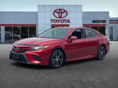 Used 2020 Toyota Camry SE w/ Moonroof Package