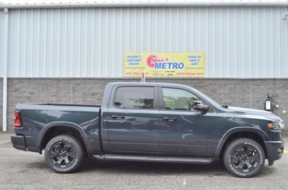 New 2025 RAM 1500 4x4 Crew Cab
