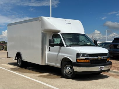 New 2024 Chevrolet Express 4500 Extended w/ Power Convenience Package