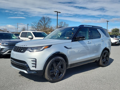 New 2024 Land Rover Discovery Dynamic SE