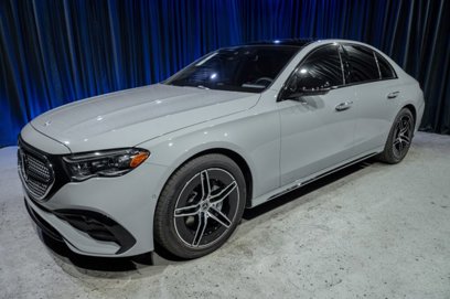 New 2025 Mercedes-Benz E 350 4MATIC Sedan