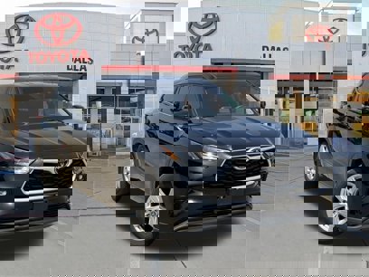 Used 2023 Toyota Highlander LE