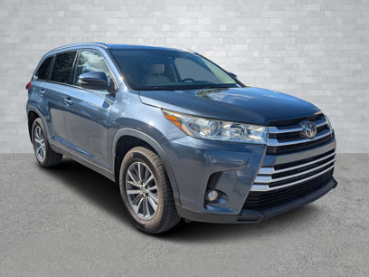 Used 2019 Toyota Highlander SE