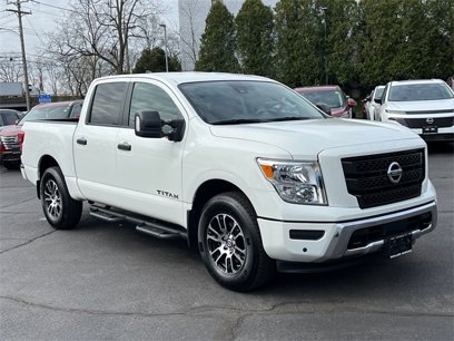 Certified 2022 Nissan Titan SV w/ SV Convenience Package