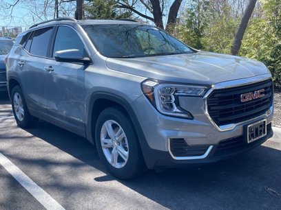 Used 2024 GMC Terrain SLE w/ Driver Convenience Package
