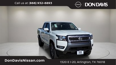 New 2025 Nissan Frontier SV w/ SV Convenience Package