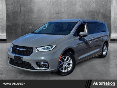 Used 2023 Chrysler Pacifica Touring-L