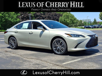 New 2025 Lexus ES 300h w/ Premium Package