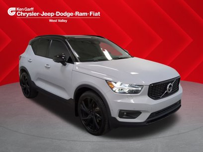 Used 2021 Volvo XC40 T5 R-Design w/ Advanced Package