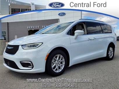 Used 2021 Chrysler Pacifica Touring-L w/ Uconnect Theater Family Group