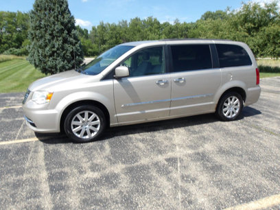 Used 2014 Chrysler Town & Country Touring w/ Driver Convenience Group