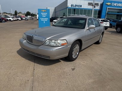 Used 2010 Lincoln Town Car Signature Limited