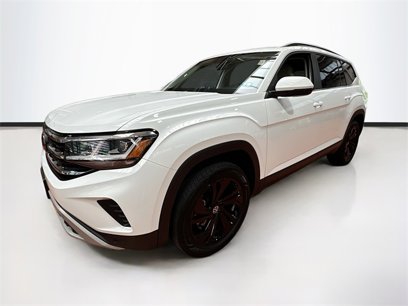 Used 2023 Volkswagen Atlas SE w/ Black Wheel Package