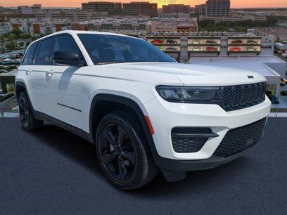 Used 2023 Jeep Grand Cherokee Altitude