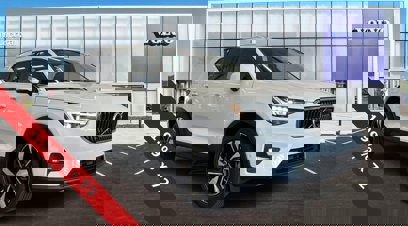 New 2025 Volvo XC40 B5 Ultra w/ Climate Package