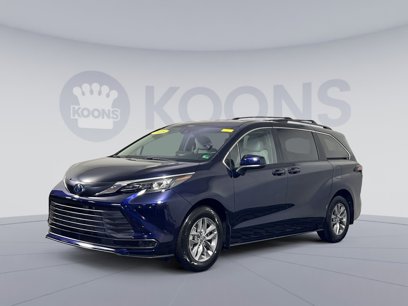 Used 2025 Toyota Sienna LE
