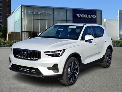 New 2025 Volvo XC40 B5 Ultra w/ Protection Package Premier