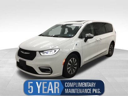 Used 2023 Chrysler Pacifica Limited