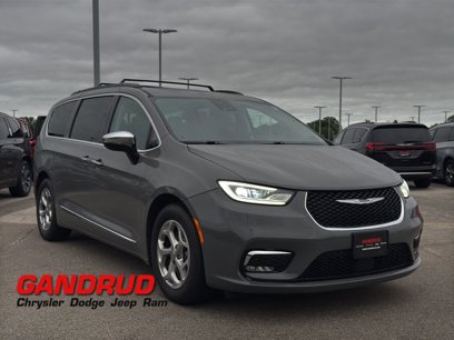 Used 2023 Chrysler Pacifica Limited