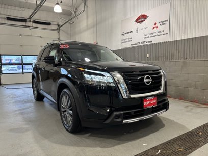 New 2025 Nissan Pathfinder SL w/ SL Premium Package