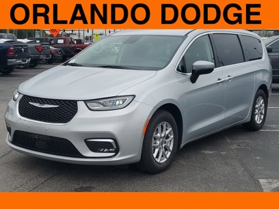 Used 2023 Chrysler Pacifica Touring-L