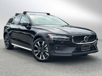 New 2026 Volvo V60 B5 Cross Country Ultra w/ Climate Package