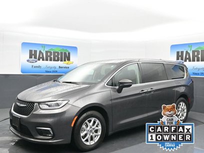 Used 2023 Chrysler Pacifica Touring-L